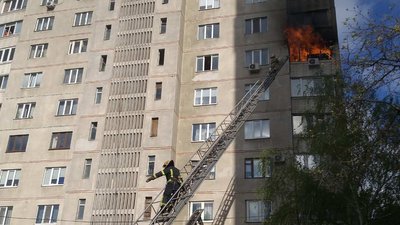 У Харкові сталася пожежа у багатоповерхівці: 25 людей евакуювали У Харкові сталася пожежа у багатоповерхівці: 25 людей евакуювали