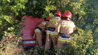 Рятувальники деблокують пасажирку