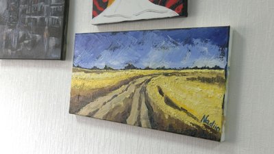 У Франківську на аукціоні продають набори марок та картини, щоб зібрати гроші для ЗСУ У Франківську на аукціоні продають набори марок та картини, щоб зібрати гроші для ЗСУ