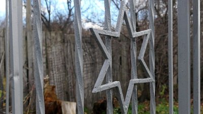 Як студенти та викладачі досліджують Єврейське кладовище у Глухові на Сумщині Як студенти та викладачі досліджують Єврейське кладовище у Глухові на Сумщині
