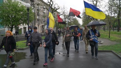 У Дніпрі влаштували ходу до Дня пам'яті та примирення, — фоторепортаж У Дніпрі влаштували ходу до Дня пам'яті та примирення, — фоторепортаж