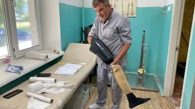 Допомагають військовим та цивільним: як працює цент протезування на Волині Допомагають військовим та цивільним: як працює цент протезування на Волині