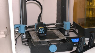 3D-принтер, на якому друкуються деталі до винаходів та розробок 3D-принтер, на якому друкуються деталі до винаходів та розробок