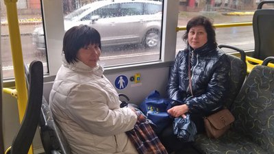"Економічна екскурсія": переселенцям у Луцьку розповідали про сотню обласних підприємств