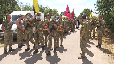 На Дніпропетровщині прощаються з морпіхом, загиблим при спробі евакуації тіла свого командира На Дніпропетровщині прощаються з морпіхом, загиблим при спробі евакуації тіла свого командира