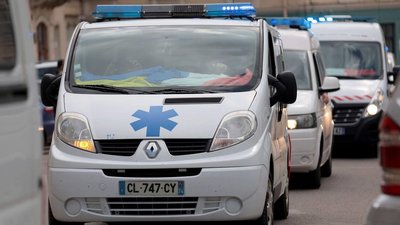 Французькі благодійники привезли у Львів 18 карет швидкої допомоги Французькі благодійники привезли у Львів 18 карет швидкої допомоги