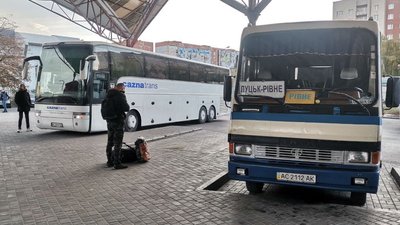 Через невакцинованих водіїв з луцької автостанції зняли три міжобласні рейси