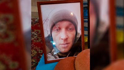 На Чернігівщині попрощалися з п'ятьма бійцями, які загинули на сході України На Чернігівщині попрощалися з п'ятьма бійцями, які загинули на сході України