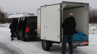 "Я не піддаюся паніці": волонтерка розповіла про свою роботу у прикордонні Сумщини