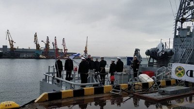 На патрульних катерах “Фастів” та ”Суми” вперше підняли прапори ВМС ЗСУ На патрульних катерах “Фастів” та ”Суми” вперше підняли прапори ВМС ЗСУ