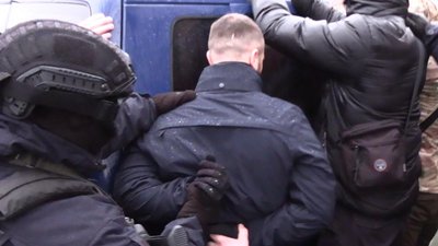 Рейдерське захоплення магазину: на Вінниччині поліція затримала девʼятьох осіб