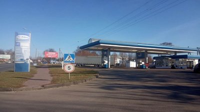 На Житомирщині екологи перевірили автозаправку, виявивши понад 11 тисяч літрів неякісного пального