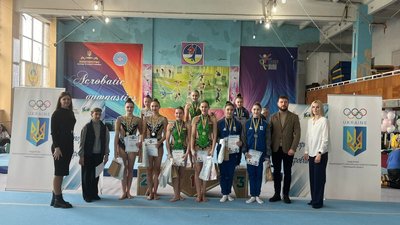 Сумські акробати здобули три комплекти медалей на турнірі у Вінниці Сумські акробати здобули три комплекти медалей на турнірі у Вінниці
