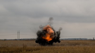 Російські війська дронами атакували цивільну інфраструктуру та приватне домогосподарство