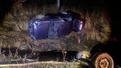 В Ужгородському районі зіткнулися підвода та авто: загинула 1 людина, 6 — травмовані
