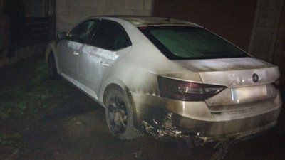 Підпалив авто сусіду через неприязні стосунки: на Закарпатті затримали підозрюваного