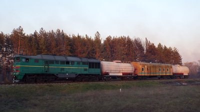 Вогонь біля лінії розмежування на Луганщині гасить пожежний поїзд