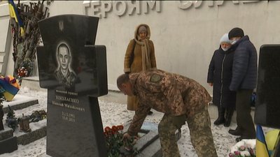 В Сумах вшановували пам'ять загиблого на сході військовослужбовця Миколи Ніколаєнка