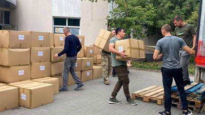 10 тисяч сухпайків для українських військових передали волонтери Херсонського Благодійного фонду 10 тисяч сухпайків для українських військових передали волонтери Херсонського Благодійного фонду