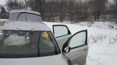 На Харківщині таксі злетіло з мосту: троє чоловіків травмувалися