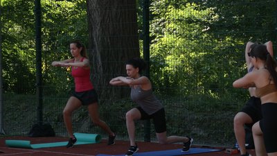 Рівненські спортсмени просять відкрити зали. Поки ж – займаються на вулиці