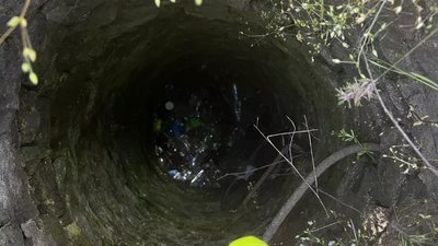 Впав до чотириметрового колодязя: у Дніпрі врятували песика