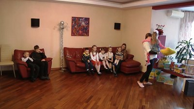 У Запоріжжі родина з 10 дітьми переїхала до нового будинку