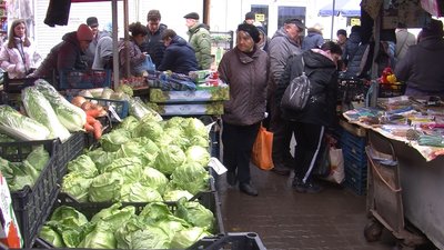 На ринку у Луцьку перевірили якість молочних та рослинних продуктів На ринку у Луцьку перевірили якість молочних та рослинних продуктів