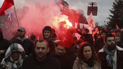 У Європі тисячі людей виступили проти обмежень для невакцинованих від COVID-19 У Європі тисячі людей виступили проти обмежень для невакцинованих від COVID-19