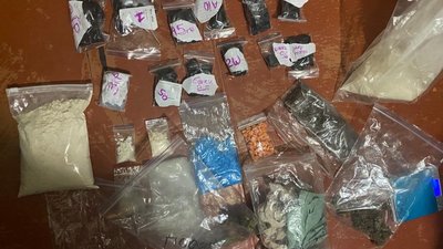 На Дніпропетровщині правоохоронці вилучили у двох підозрюваних наркотики на понад 4 мільйони гривень