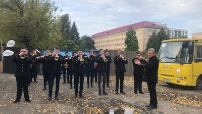 Хода набережною Ужгорода з оркестром: реабілітаційному центру "Дорога життя" — 21 рік