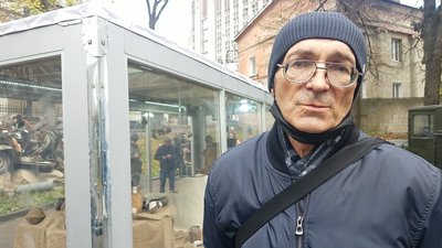 У Рівному експонують "Еволюцію посуду" за склом