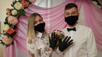 У Кропивницькому відбулось перше весілля від початку карантину