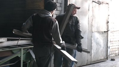 Їжаки, бійниці та ручки до щитів: що виготовляють ливарники у Рівному Їжаки, бійниці та ручки до щитів: що виготовляють ливарники у Рівному