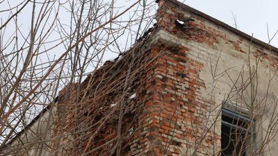 Стіна котельні, яка руйнується Стіна котельні, яка руйнується