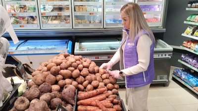 Керуюча супермаркету Людмила Животовська