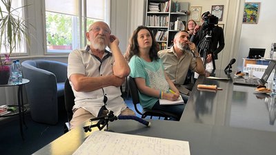 В Ужгороді презентували дві частини фільму-портрету "Сповідь художника" В Ужгороді презентували дві частини фільму-портрету "Сповідь художника"