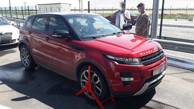 На КПВВ "Каланчак" прикордонники затримали викрадений 5 років тому позашляховик