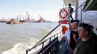 Порти Ізмаїл та Рені на Одещині стали головними експортними "воротами" України в європейські країни Порти Ізмаїл та Рені на Одещині стали головними експортними "воротами" України в європейські країни