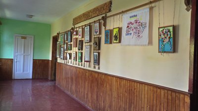 На грані вижиття. На Прикарпатті вчителі ремонтують школу власним коштом На грані вижиття. На Прикарпатті вчителі ремонтують школу власним коштом