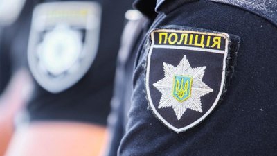 300 грам речовин і пристрій для вживання наркотиків знайшли поліцейські у мешканця Глухівщини
