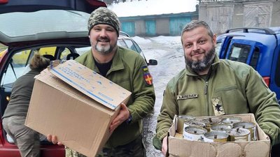 Познайомилися та одружилися під час війни: історія кохання військових капеланів Познайомилися та одружилися під час війни: історія кохання військових капеланів