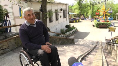 Житомирський парк перевірили на доступність для людей, які пересуваються на візках Житомирський парк перевірили на доступність для людей, які пересуваються на візках