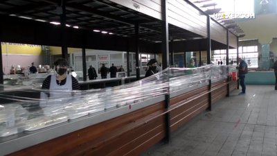 Чи дотримуються санітарних норм на нововідкритих ринках у Херсоні: репортаж Чи дотримуються санітарних норм на нововідкритих ринках у Херсоні: репортаж