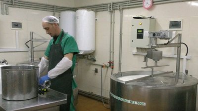 Сир для королеви: сировари з Херсонщини вирішили привітати Єлизавету II з ювілеєм Сир для королеви: сировари з Херсонщини вирішили привітати Єлизавету II з ювілеєм