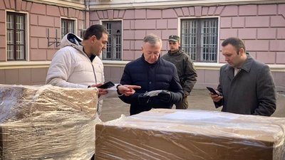 Чернівецька область отримала тест-системи та експрес-тести на виявлення коронавірусної інфекції