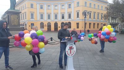 "Не повинно бути сторонніх людей". В Одесі стартувала щорічна акція "Збери добрий подарунок" "Не повинно бути сторонніх людей". В Одесі стартувала щорічна акція "Збери добрий подарунок"