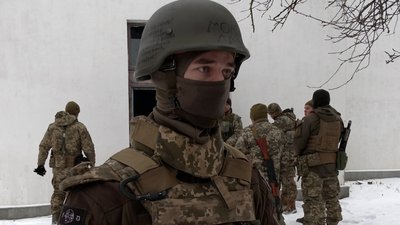 У Новгороді-Сіверському силовиків та цивільних вчать, як рятувати життя в умовах бойових дій У Новгороді-Сіверському силовиків та цивільних вчать, як рятувати життя в умовах бойових дій
