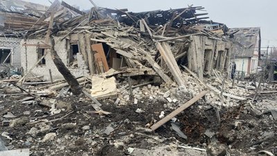 Внаслідок ракетного удару у Запоріжжі є постраждалі, серед них дитина та вагітна жінка Внаслідок ракетного удару у Запоріжжі є постраждалі, серед них дитина та вагітна жінка