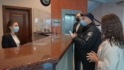 У Луцьку перевірили чи вакциновані працівники та жильці готелів